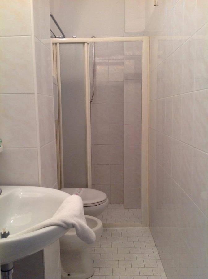 Hotel Sombrero Rimini Bagian luar foto
