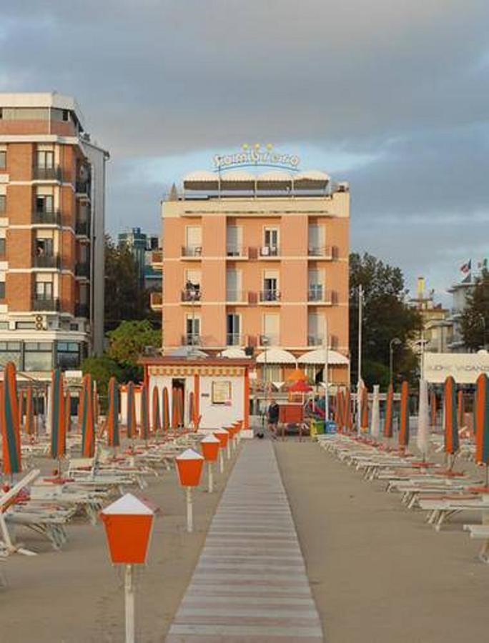 Hotel Sombrero Rimini Bagian luar foto